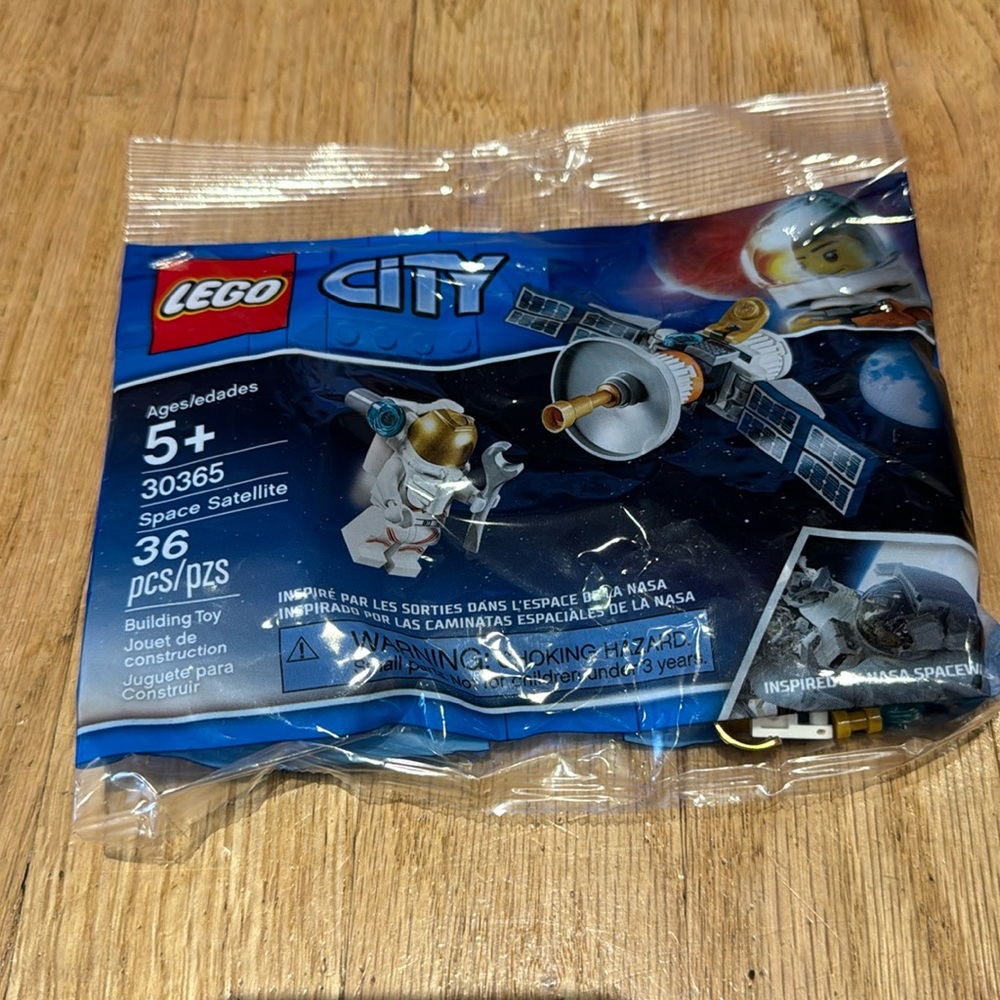 BNIP Lego poly bag space satellite 30365